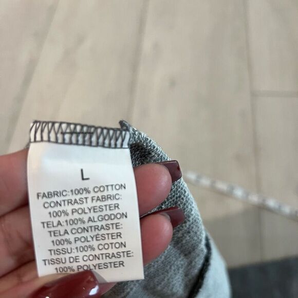 SEVENZ | Women's Gray Snakeskin Print Long Sleeve Sweater Sz L - Picture 6 of 8